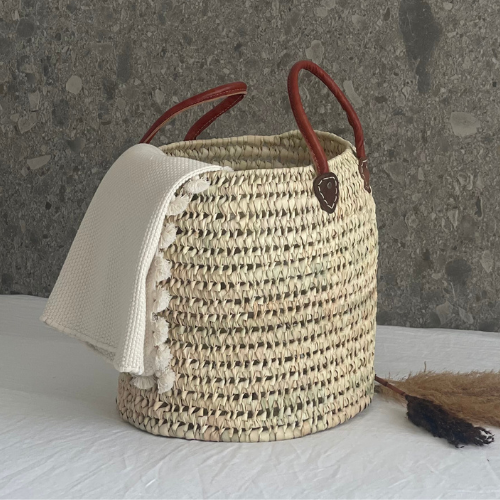 Panier avec anses en cuir