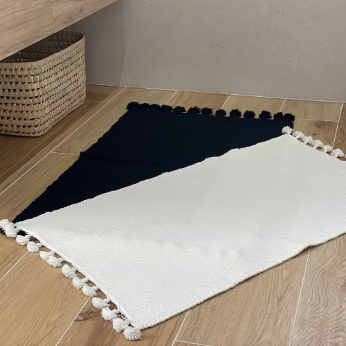 Tapis de bain en coton avec pompons - Blanc et Noir unis