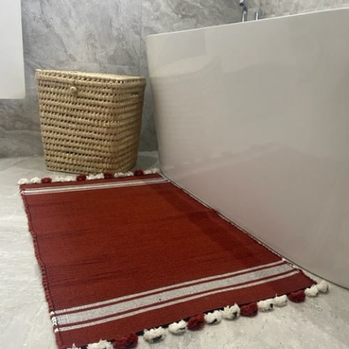 Tapis de bain en coton rayé avec pompons - Terracotta